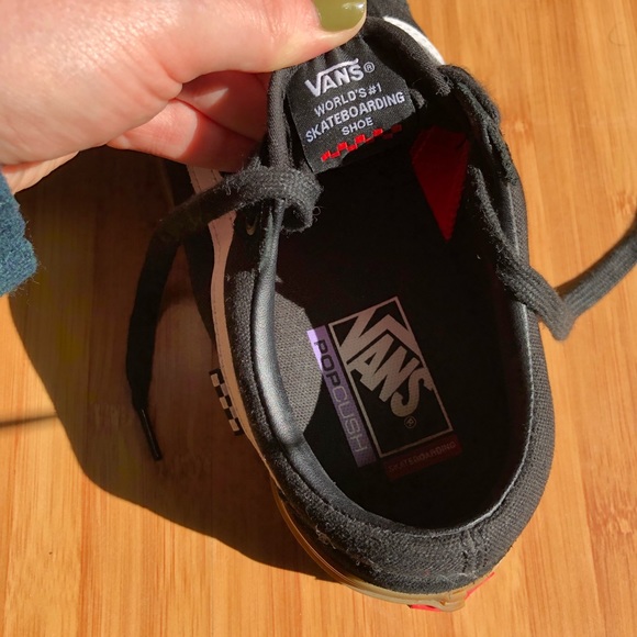 Authentic Vans skateboarding shoes (practically brand new) - Picture 8 of 8